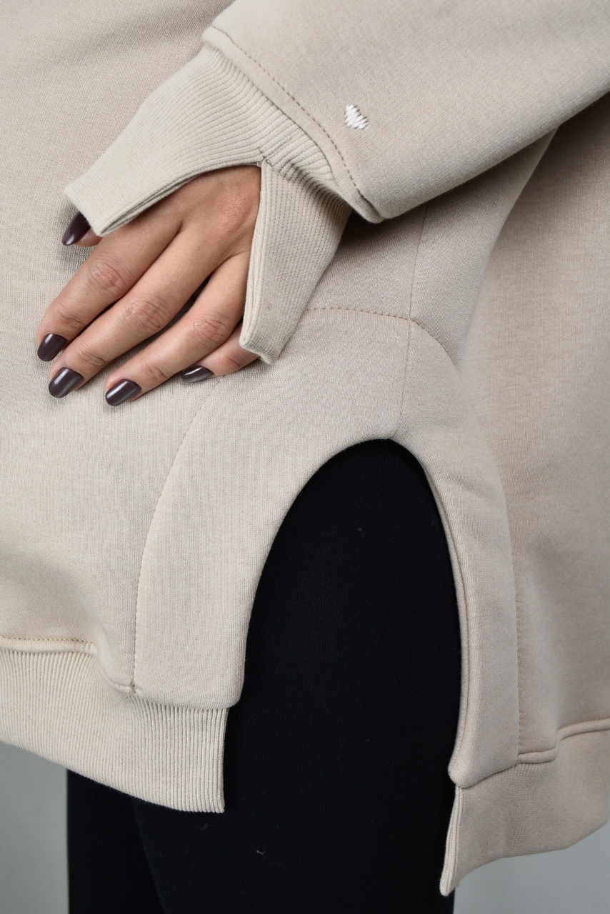 Beżowa bluza ciążowa z kapturem - obrazek 7